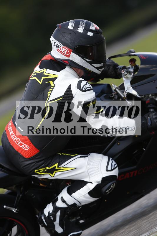 /Archiv-2024/29 12.06.2024 MOTO.CH Track Day ADR/Gruppe blau/38